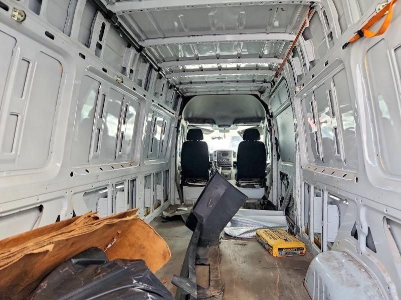 2015 Mercedes-Benz 2015 Mercedes Benz Sprinter 2500 Delivery van