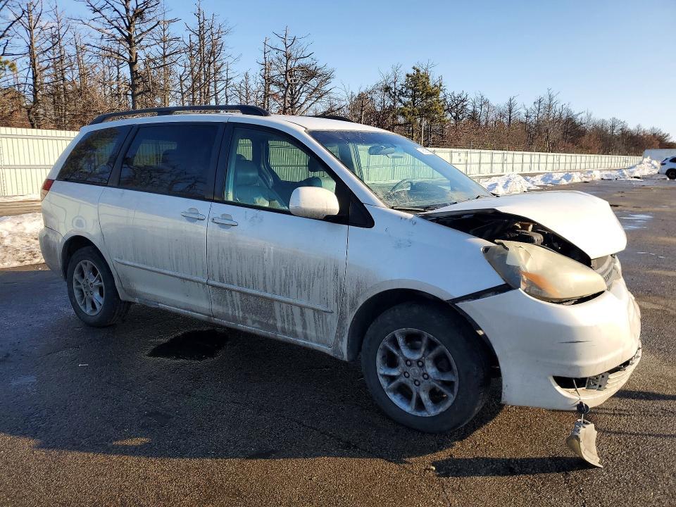 2005 Toyota Sienna xle 7 Passenger