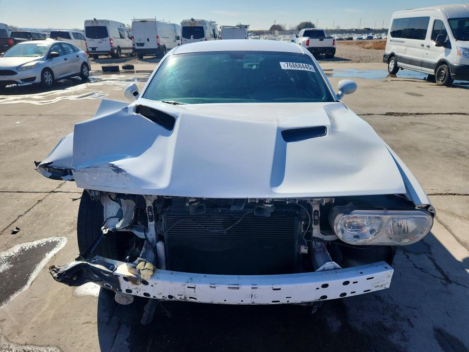 2014 Dodge Challenger sxt