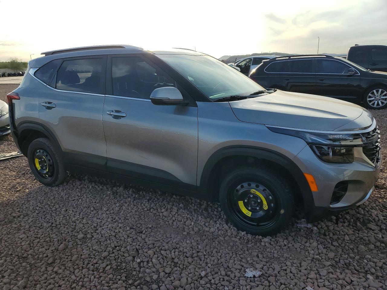 2025 KIA Seltos ex