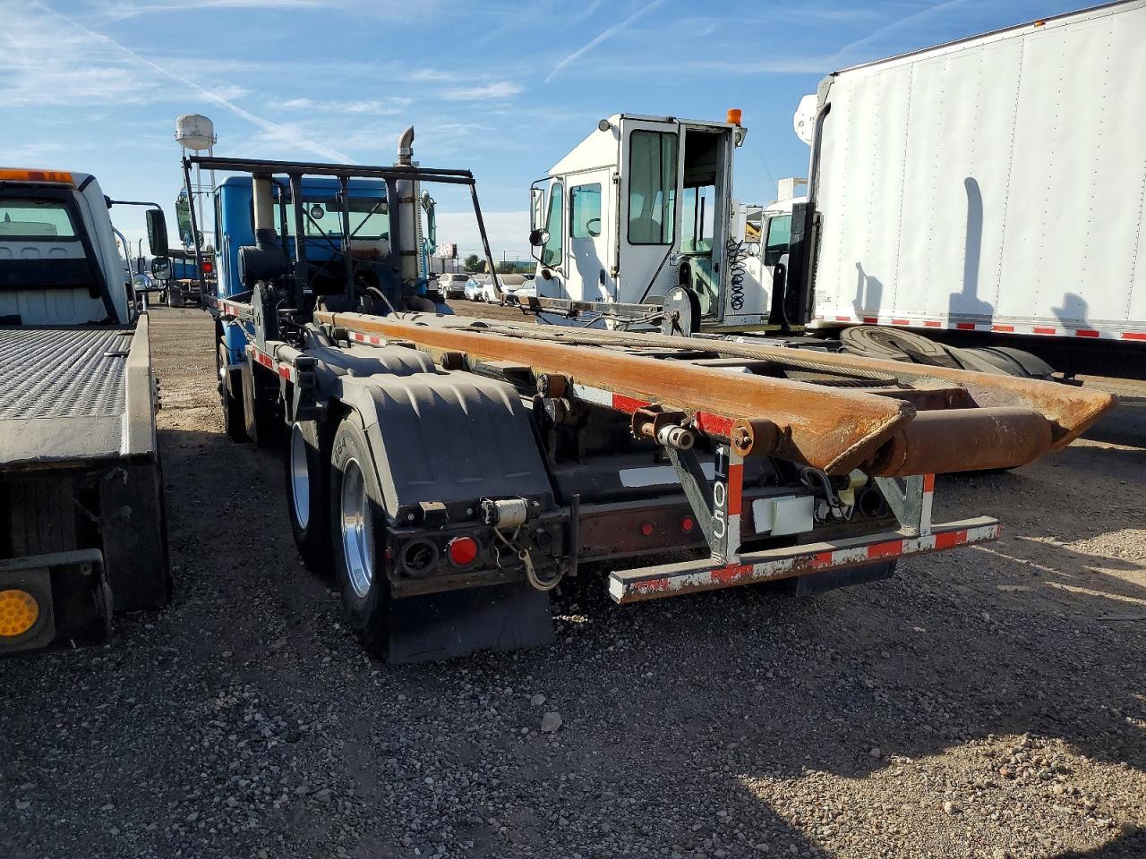 1996 Volvo Xpeditor ROLL-OFF Container Truck