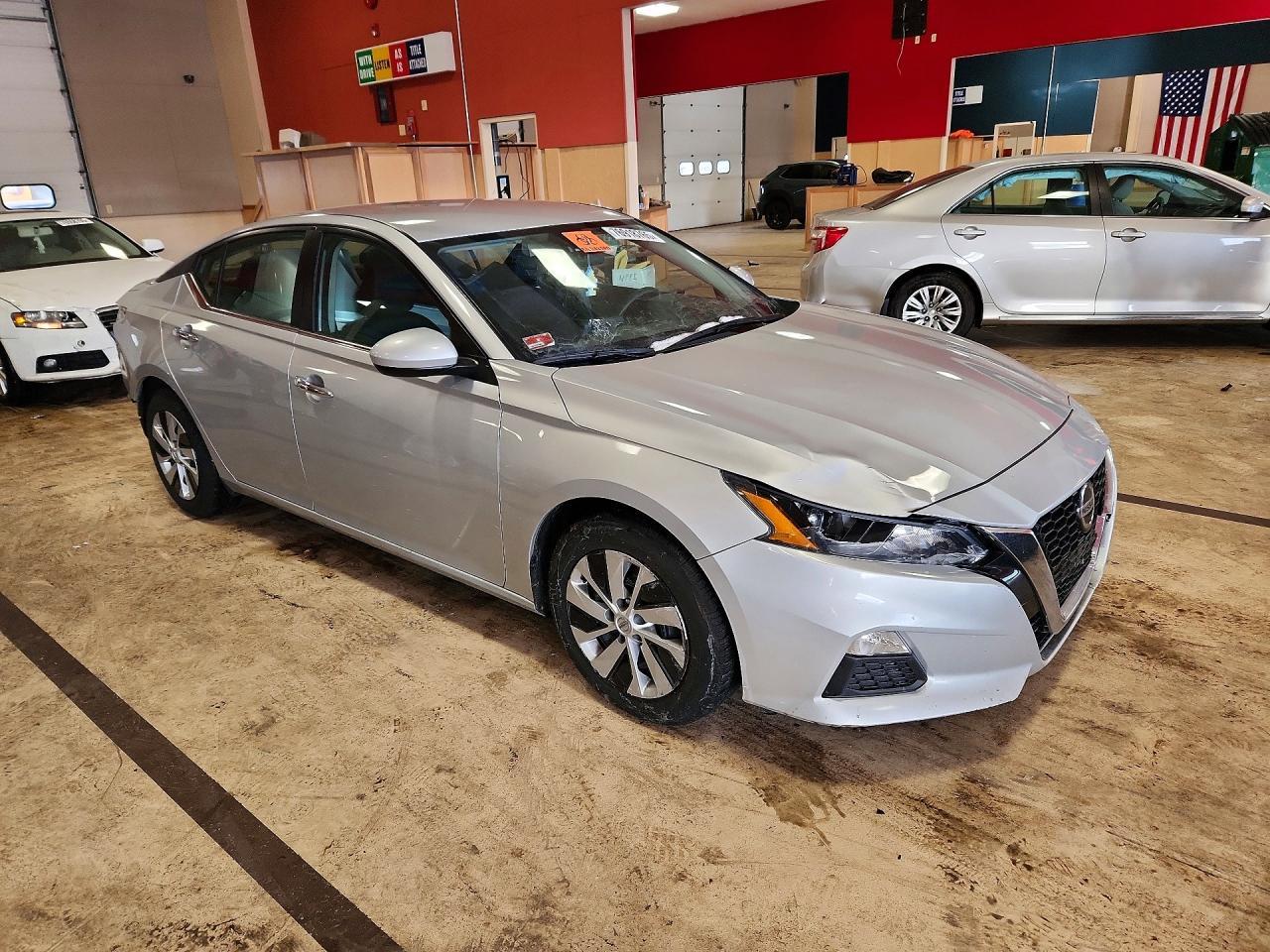 2022 Niss Altima 2.5 s