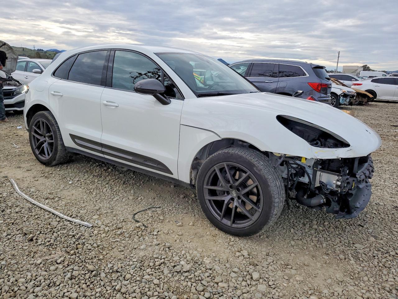 2024 Porsche Macan Base