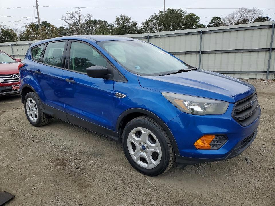 2019 Ford Escape s