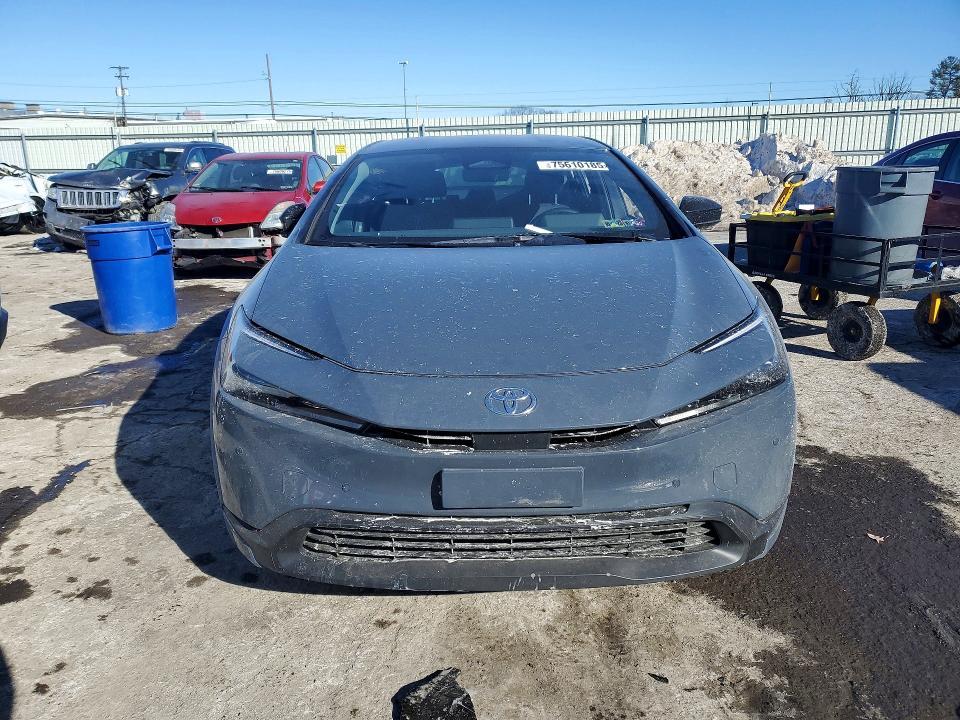 2025 Toyota Prius le