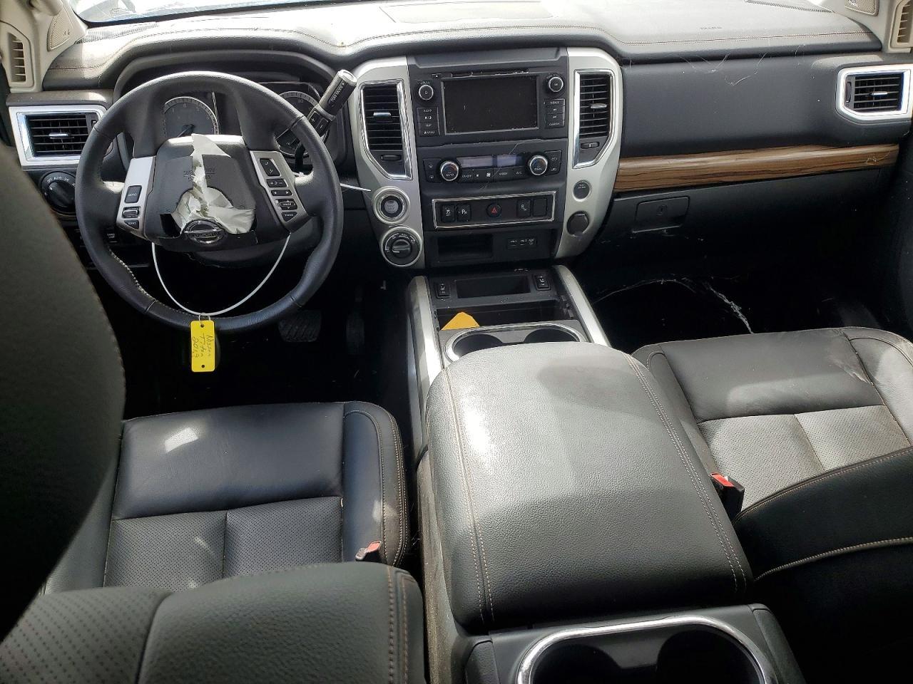 2019 Nissan Titan sv