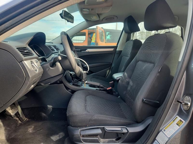 2016 Volkswagen Passat s