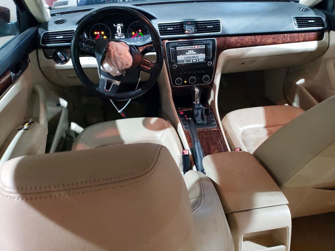 2012 Volkswagen Passat sel