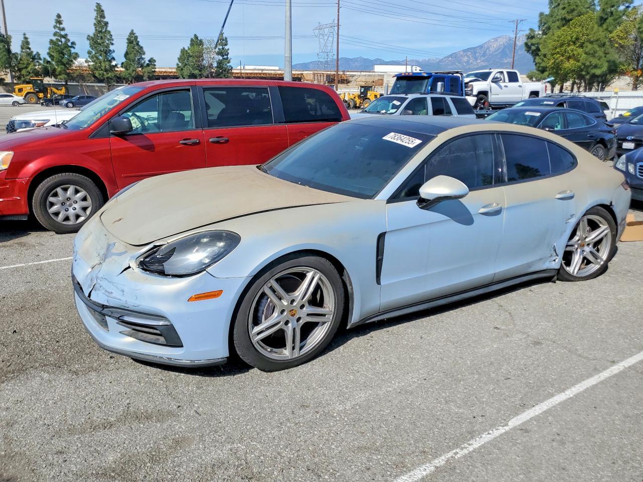 2018 Porsche Panamera 4