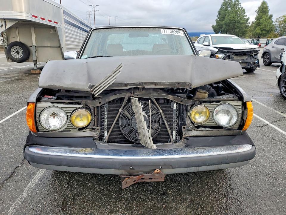 1982 Mercedes-Benz 300 dt