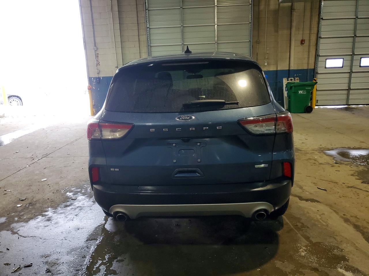 2020 Ford Escape se