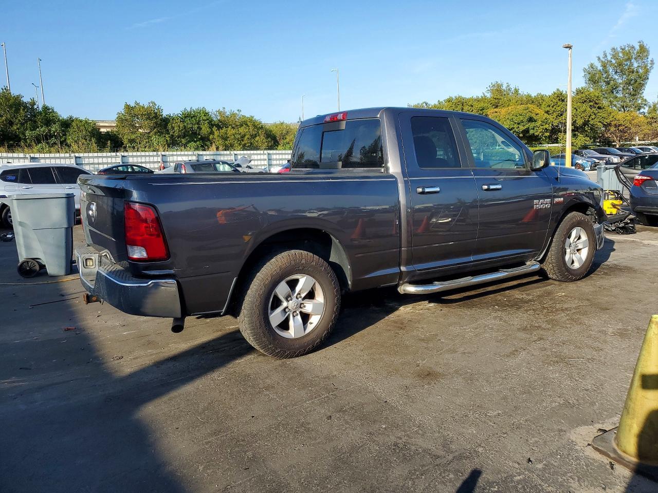 2015 Dodge RAM 1500 SLT