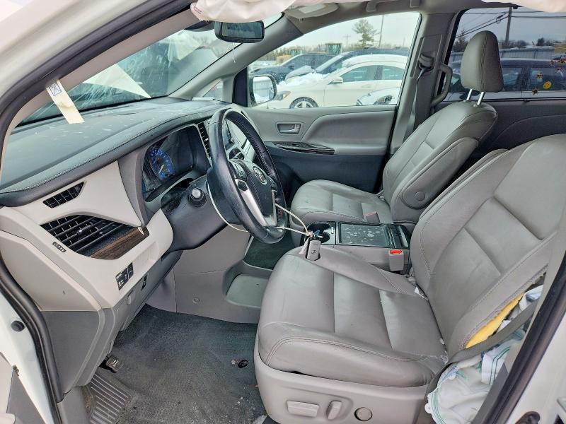 2020 Toyota Sienna xle