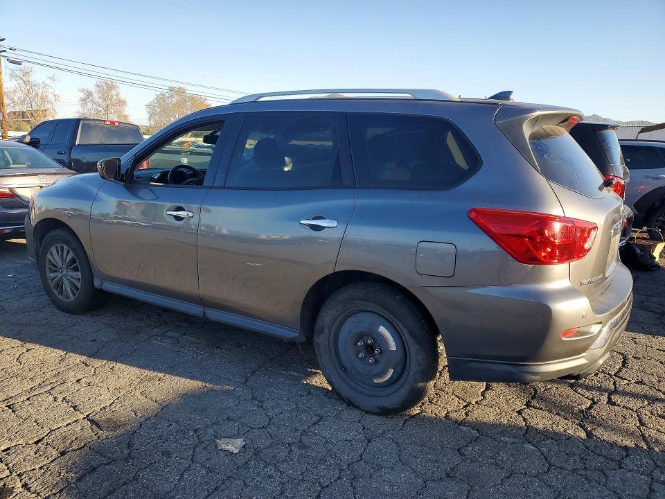 2020 Nissan Pathfinder sv