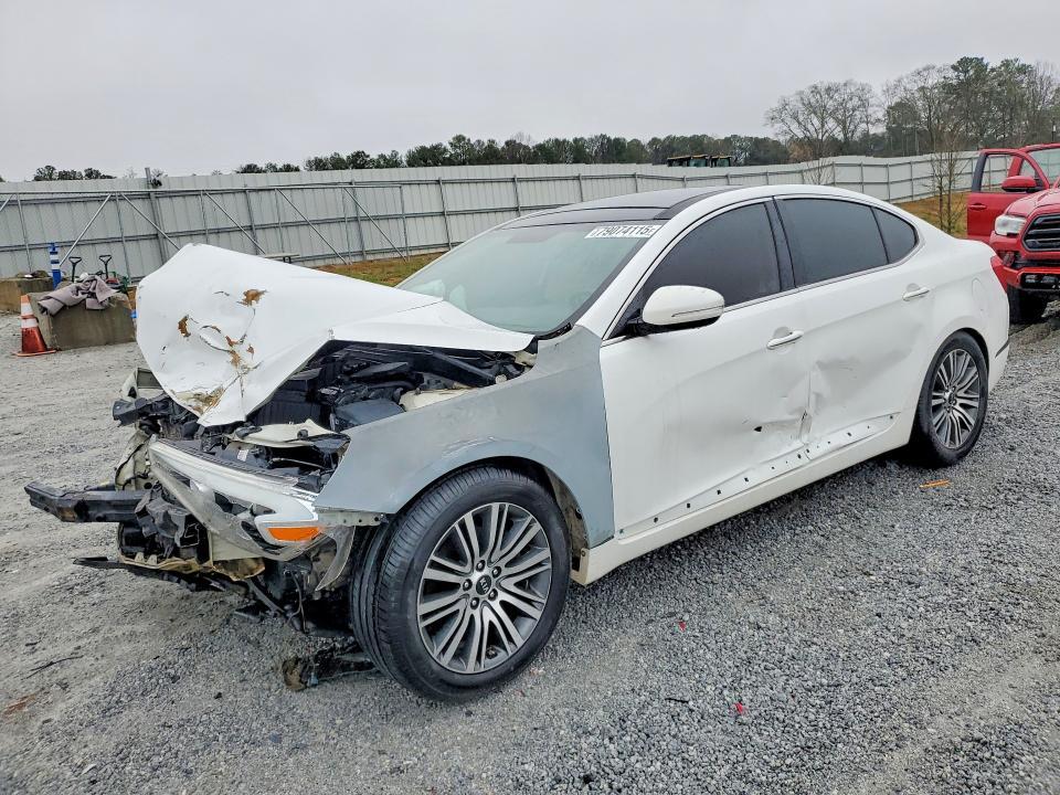 2016 KIA Cadenza Premium