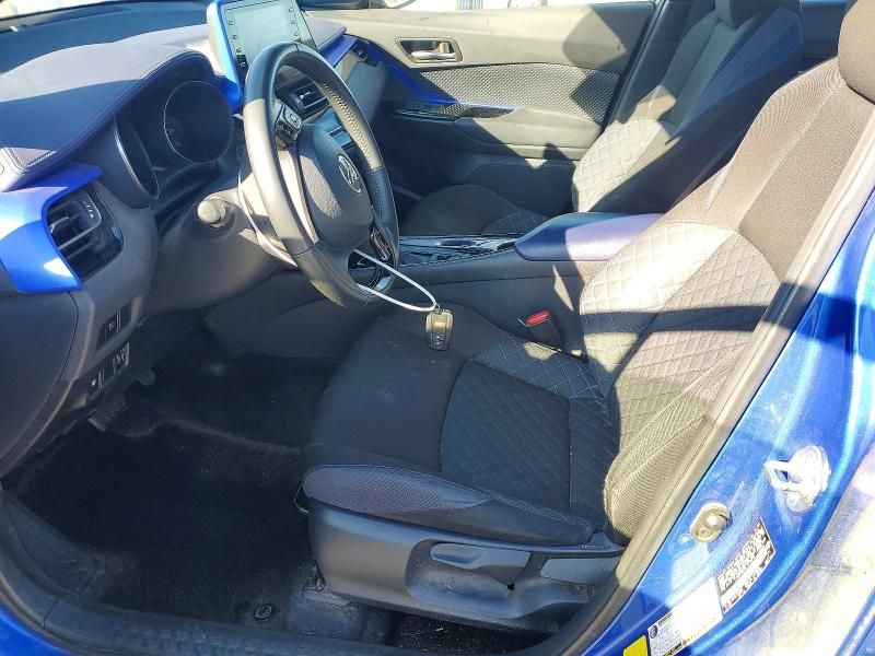 2020 Toyota C-hr xle