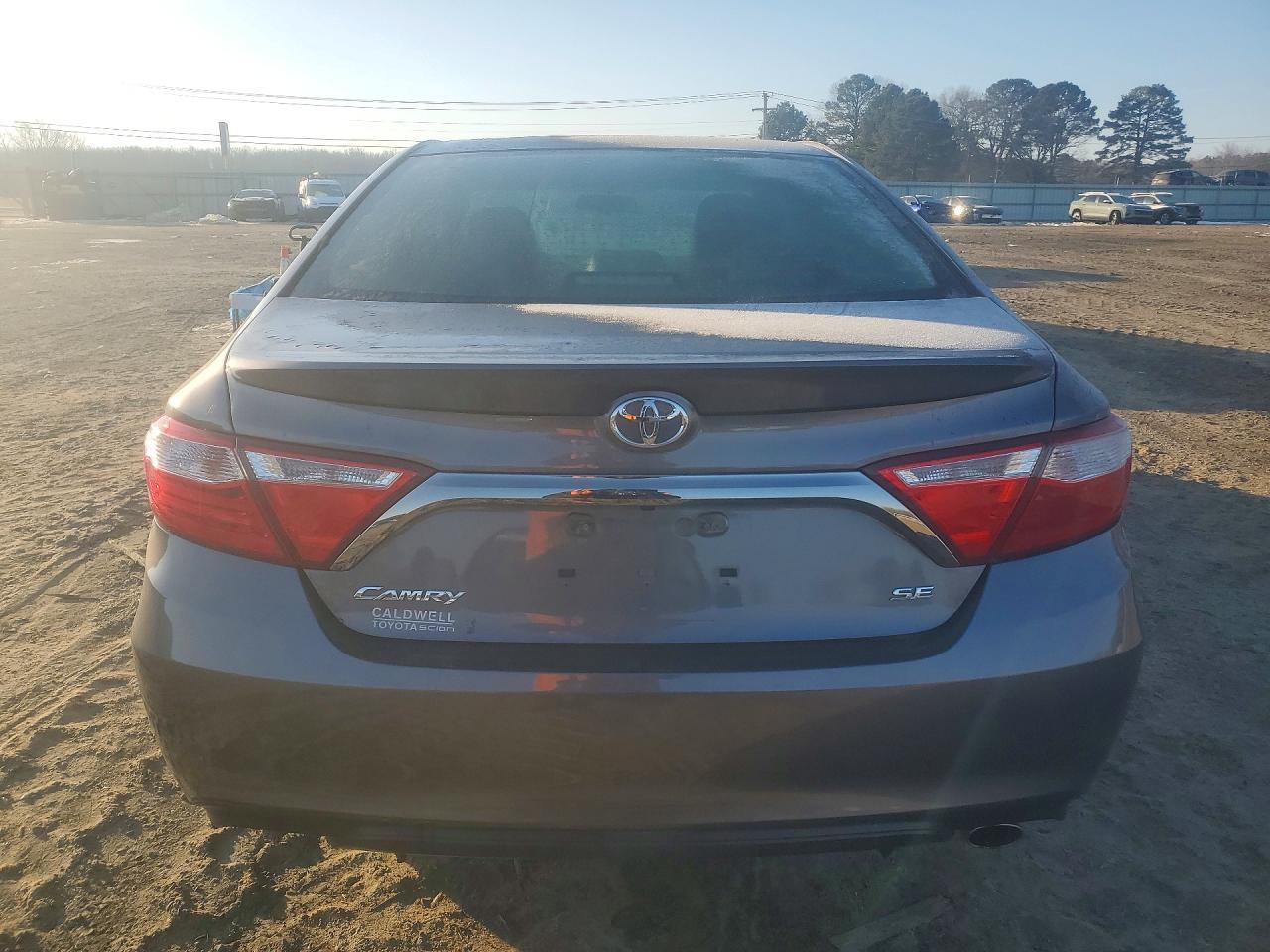 2016 Toyota Camry le