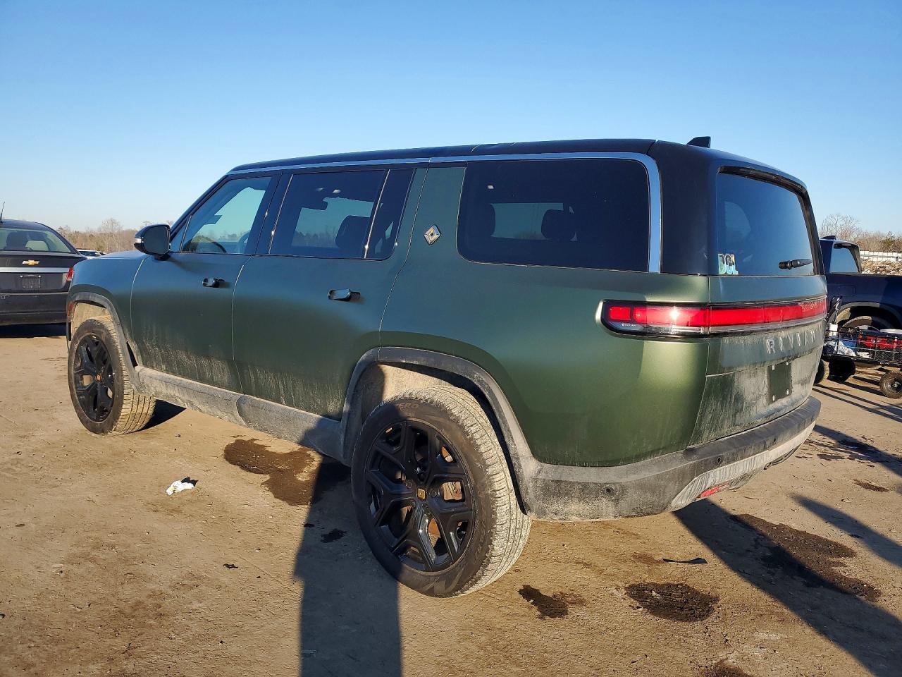 2024 Rivian R1S Adventure