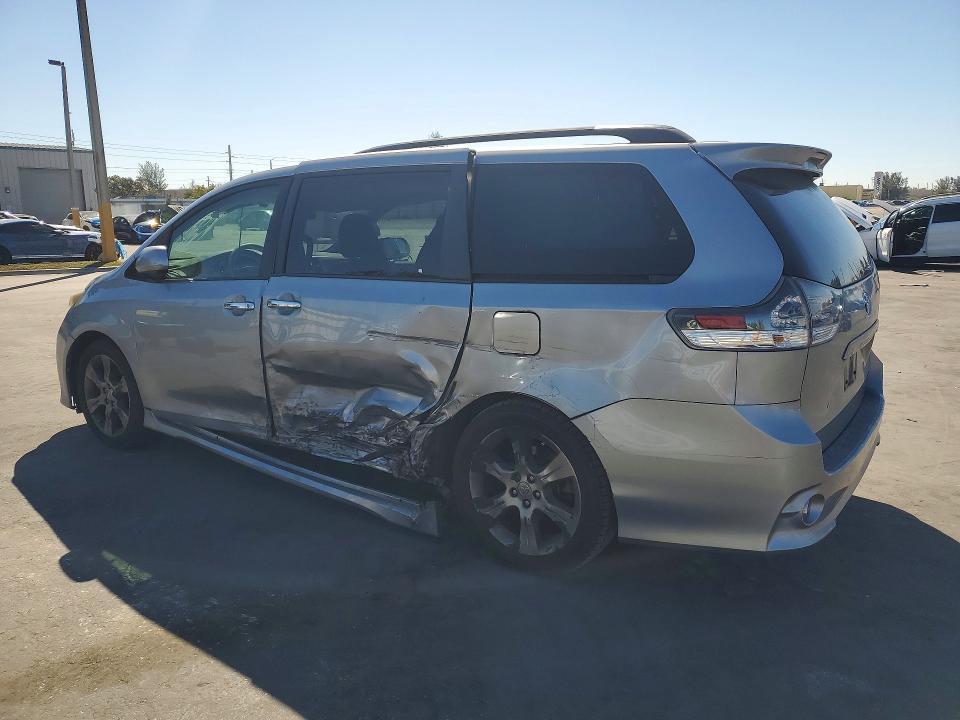 2013 Toyota Sienna se Premium 8-passenger