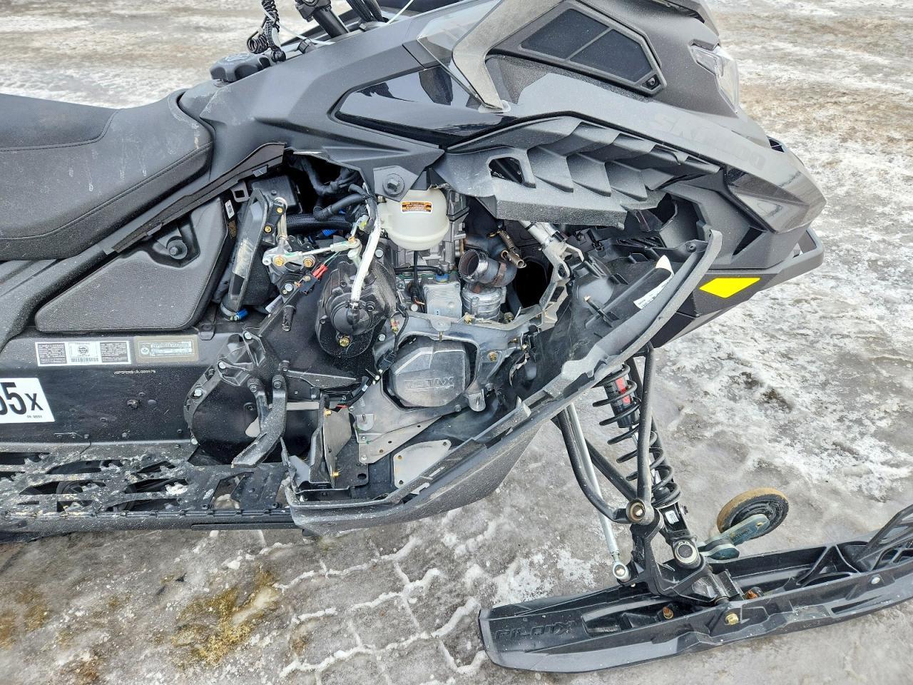 2024 Skidoo Renegade Adrenaline
