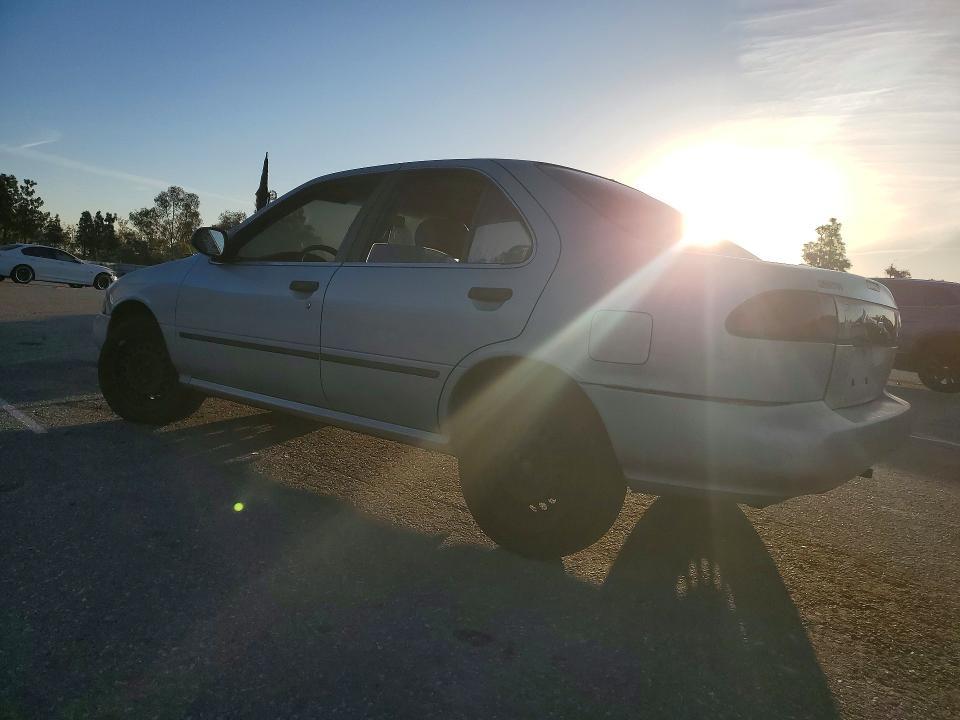 1997 Nissan Sentra Base