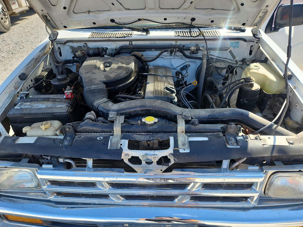 1995 Nissan Truck XE