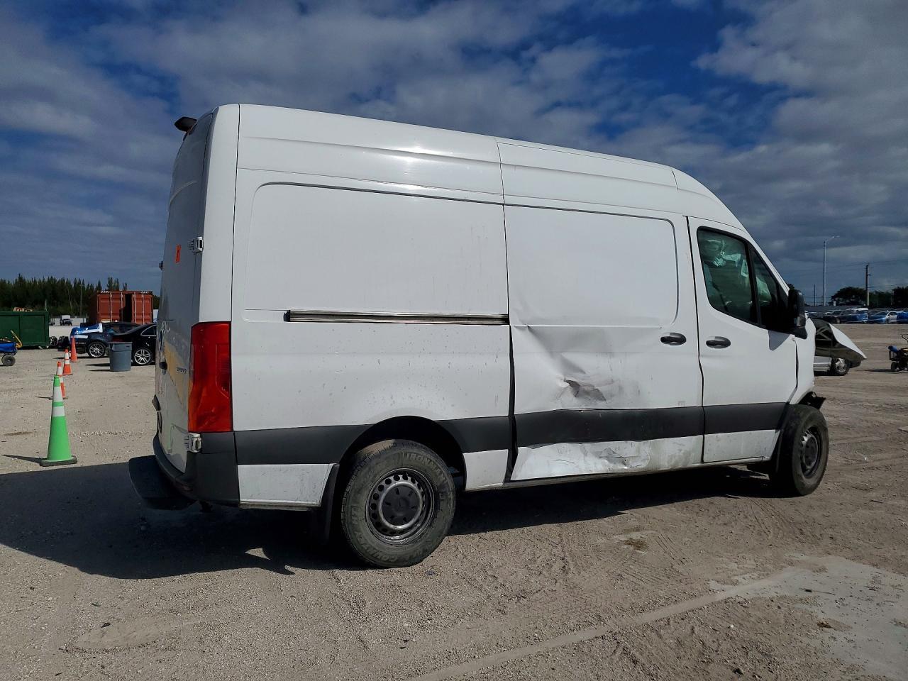 2021 Mercedes-Benz Sprinter 2500