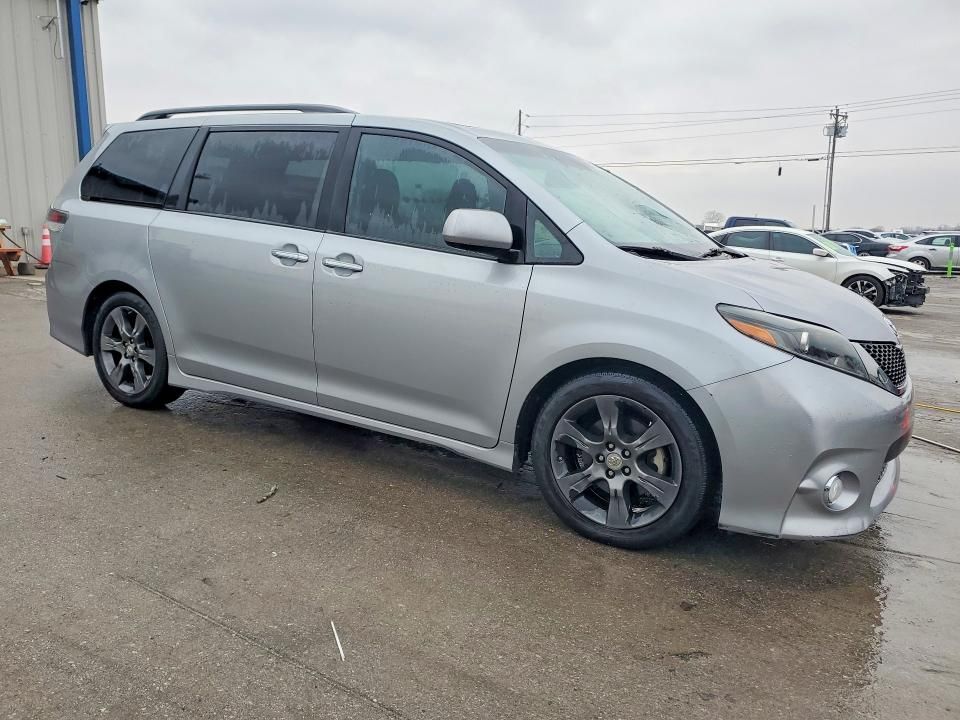 2016 Toyota Sienna se