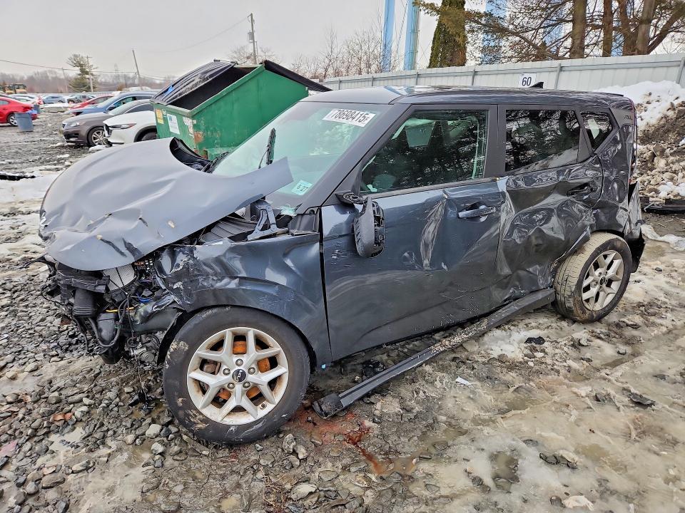 2022 KIA Soul lx