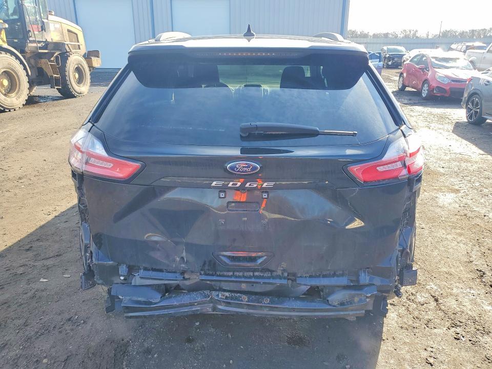 2021 Ford Edge se