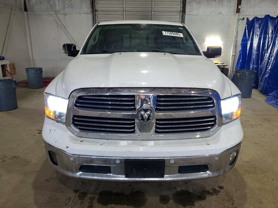 2016 Dodge Ram 1500 slt
