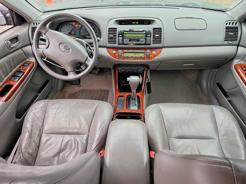 2004 Toyota Camry le