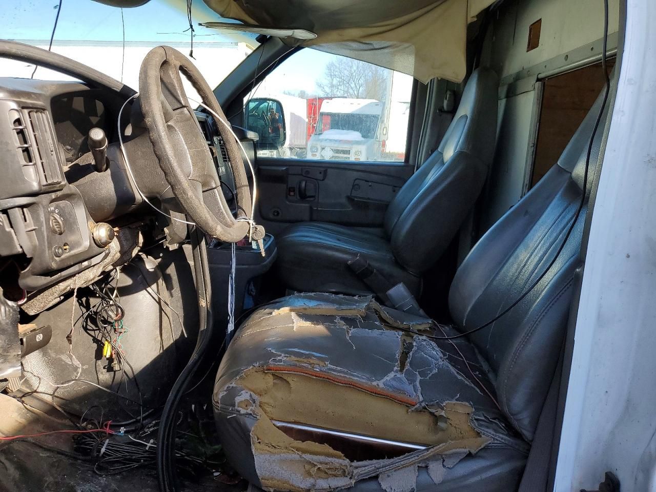 2003 Chevrolet Express Delivery Truck