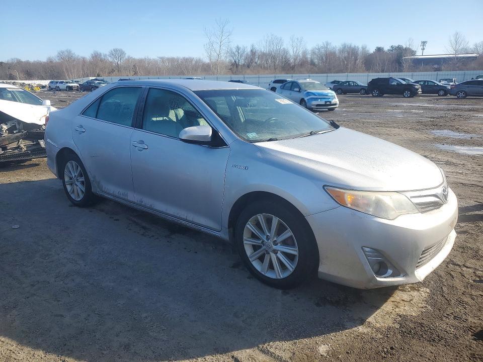 2014 Toyota Camry Hybrid xle