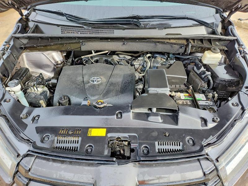 2017 Toyota Highlander se