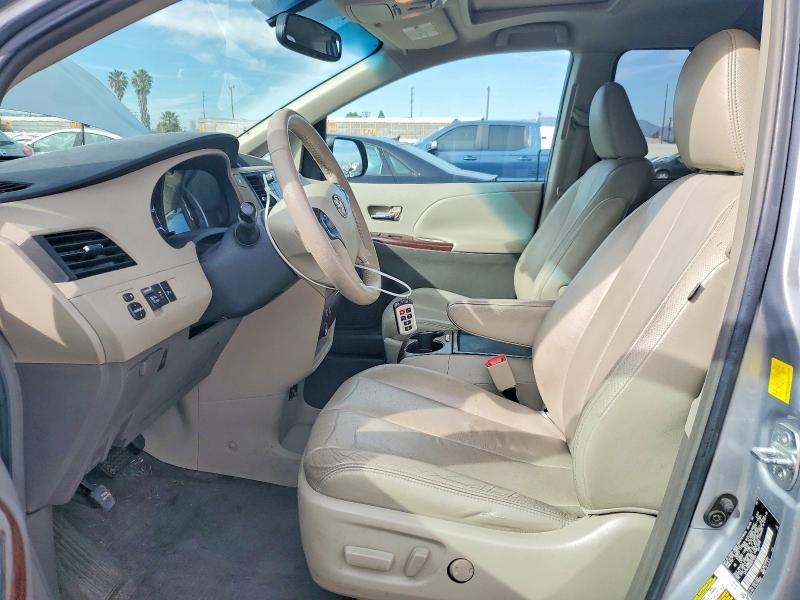 2011 Toyota Sienna xle