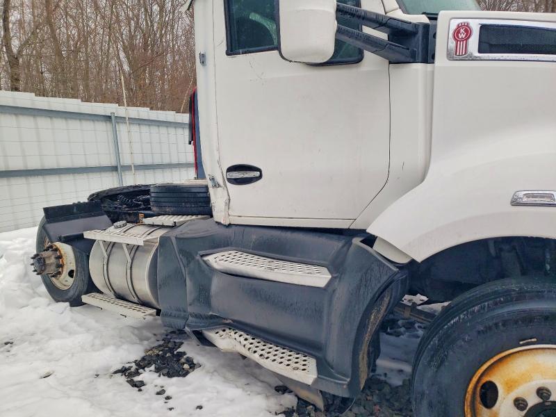 2020 Kenworth T680 Semi Truck