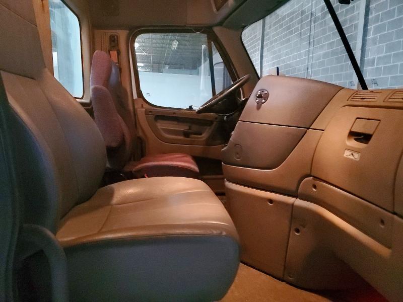 2016 Freightliner Cascadia 125 Semi Truck