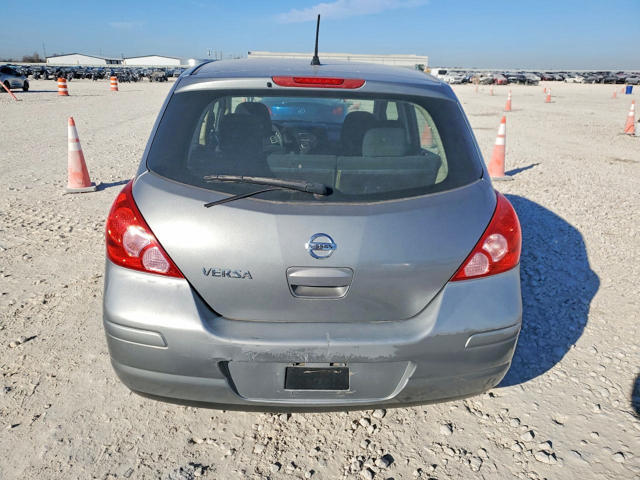 2012 Nissan Versa s