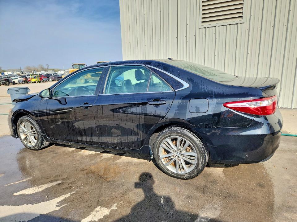 2016 Toyota Camry le