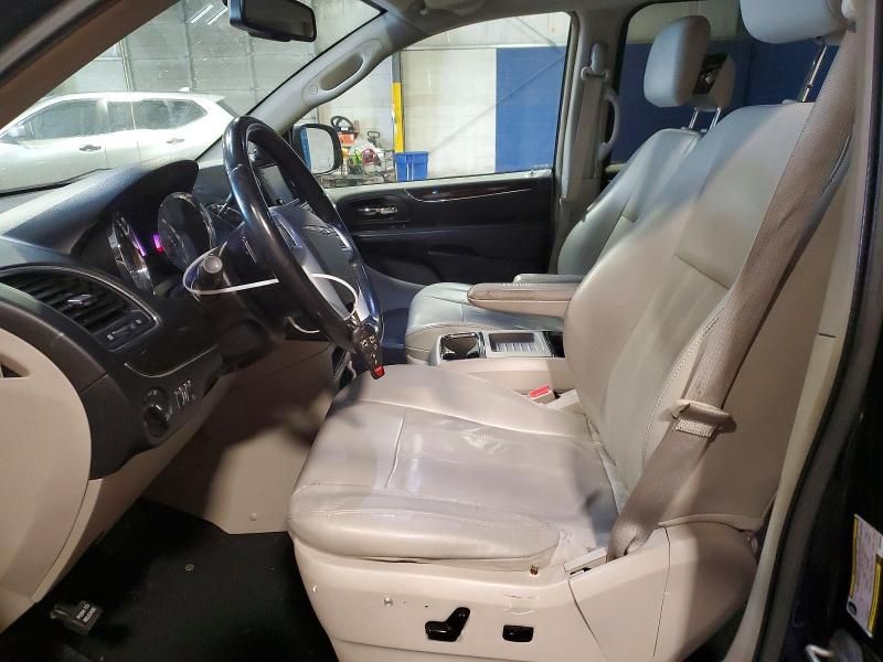 2013 Chrysler Town & Country Touring