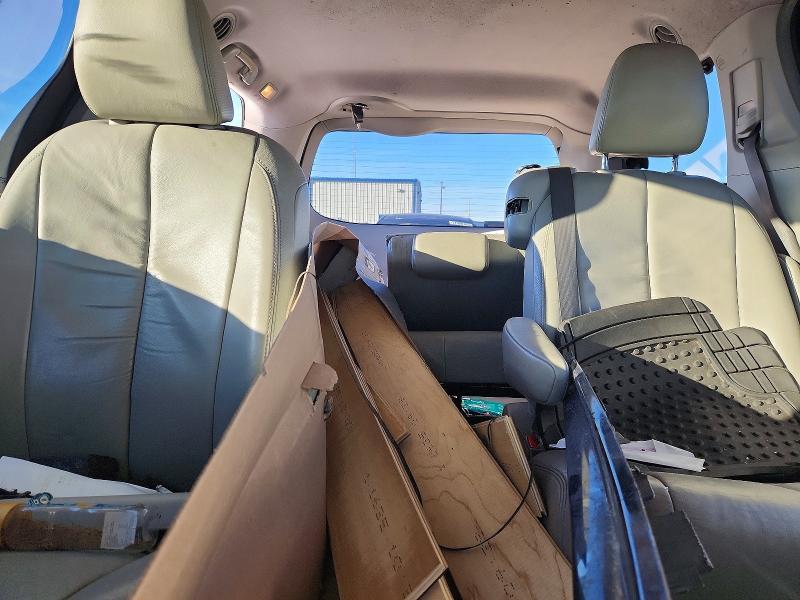 2011 Toyota Sienna xle 8-passenger
