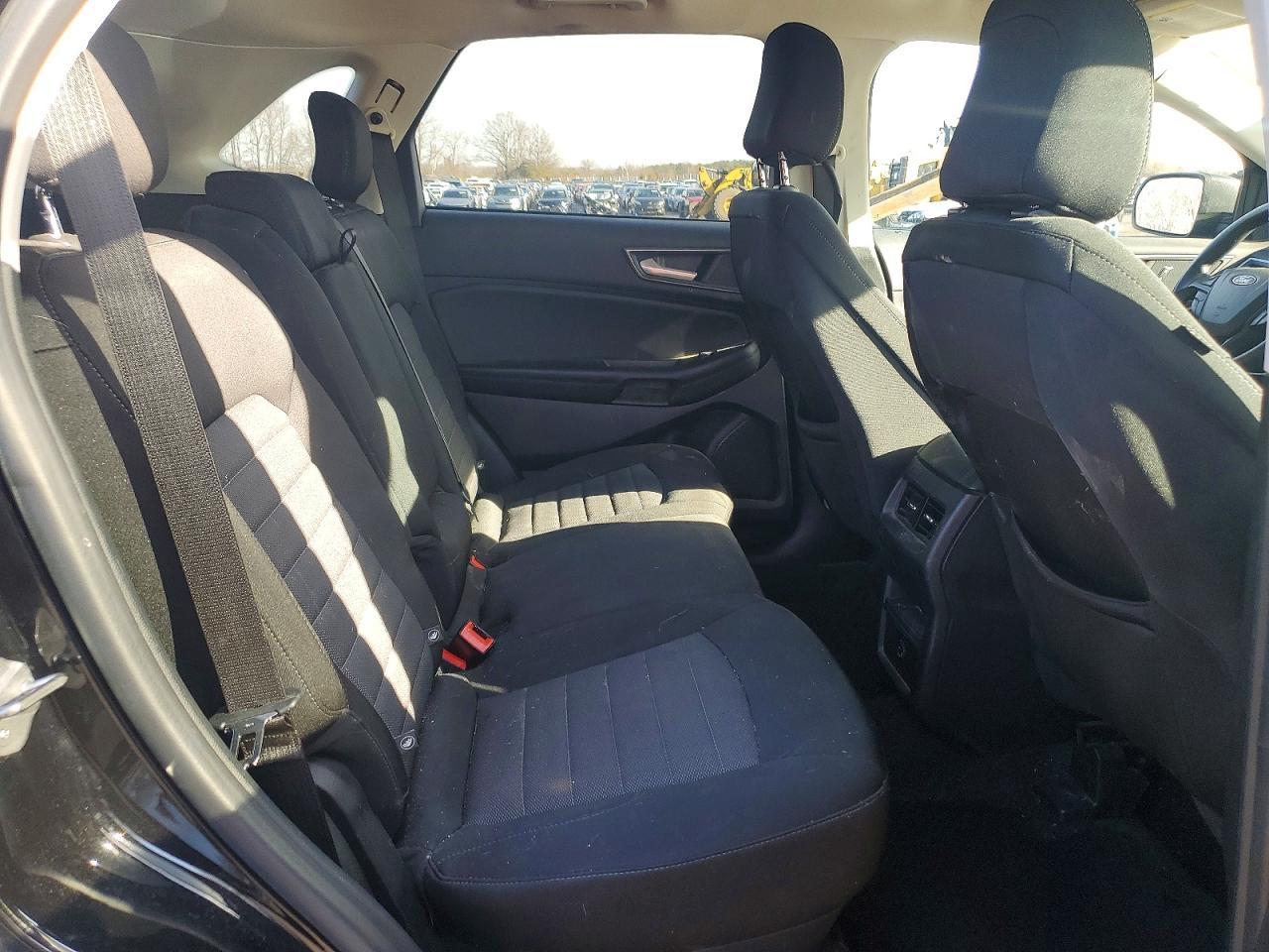 2021 Ford Edge se