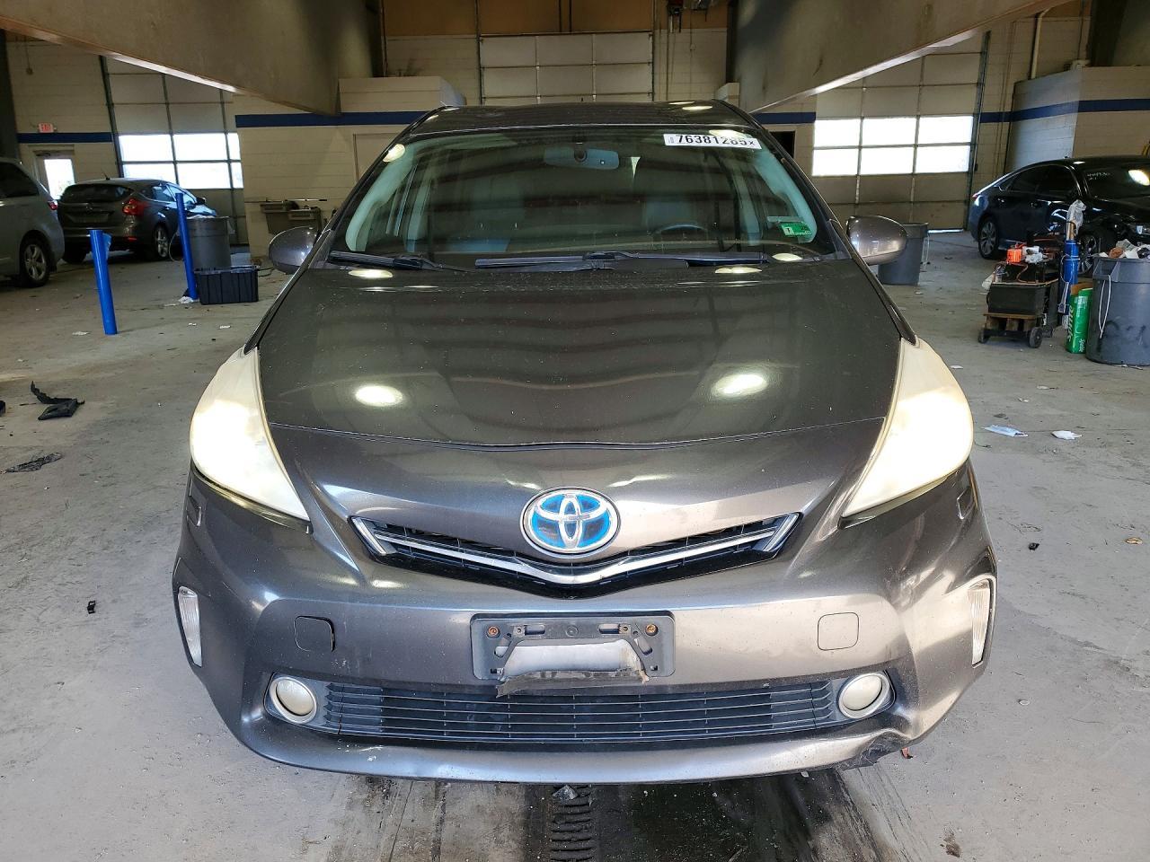 2013 Toyota Prius v
