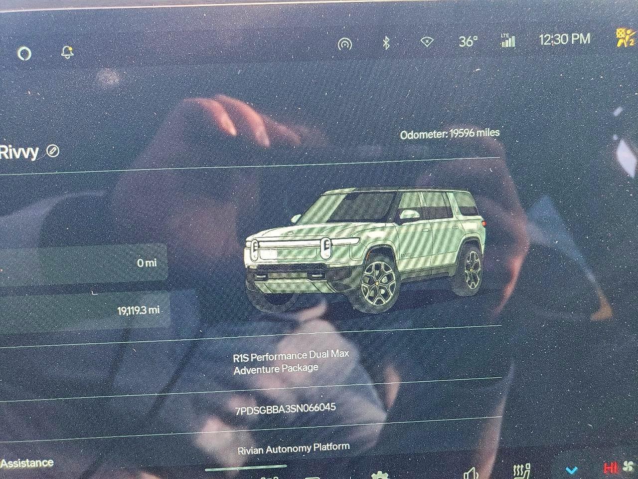 2025 Rivian R1S Adventure