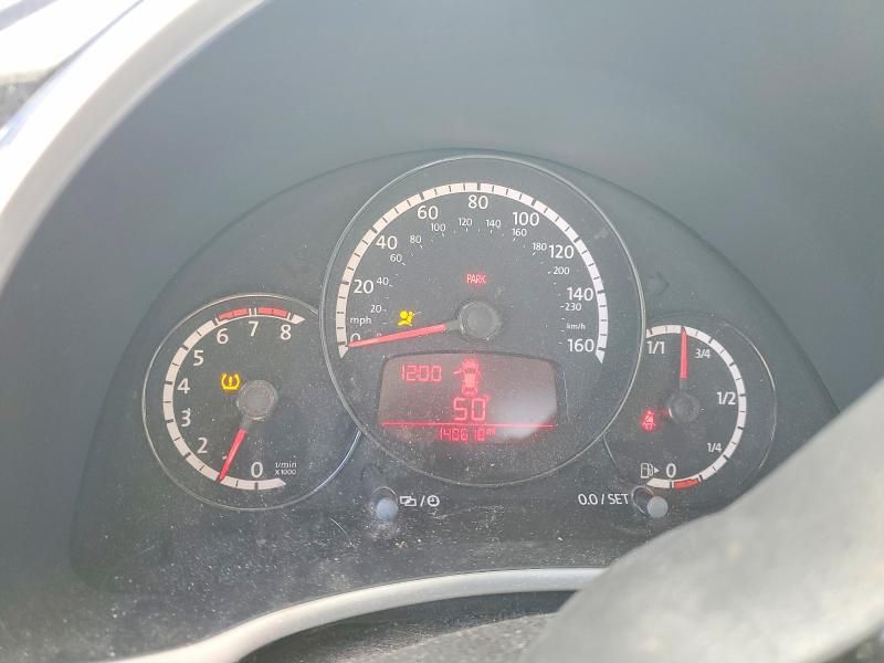 2013 Volkswagen Beetle