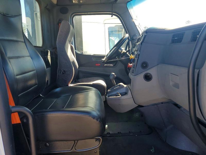 2017 Peterbilt 579 Semi Truck