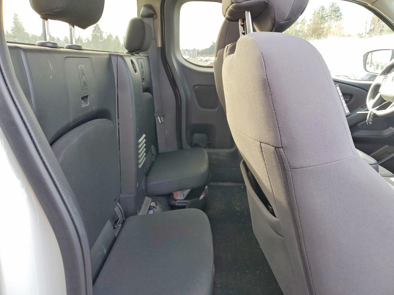 2022 Nissan Frontier S