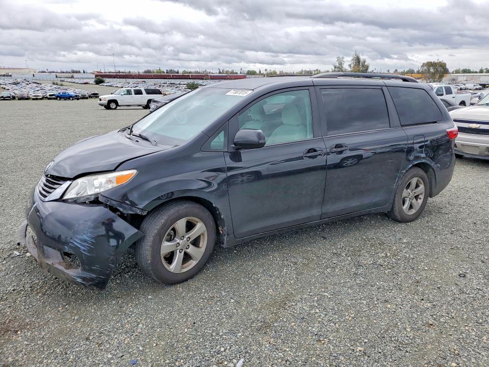 2017 Toyota Sienna le