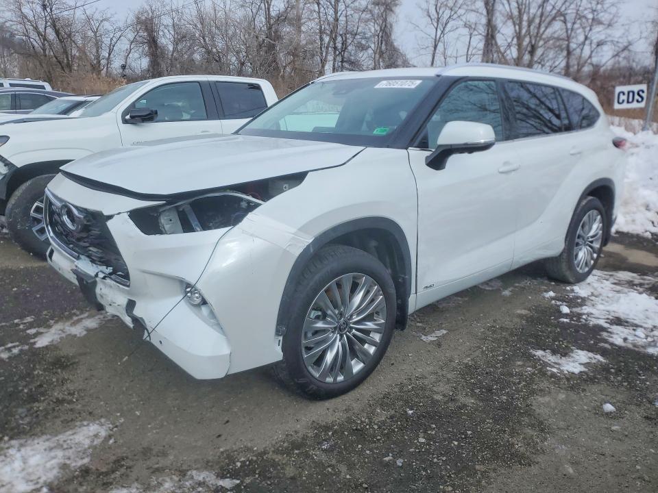 2025 Toyota Highlander Hybrid Limited